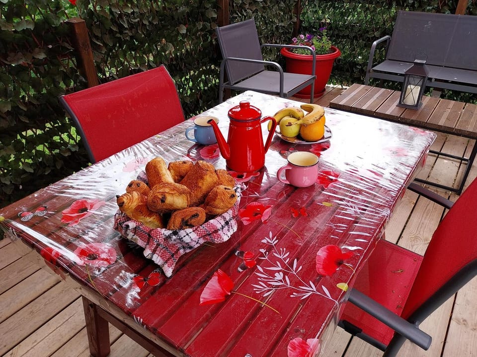 libellule roulotte avec spa privé House in Auvergne-Rhône-Alpes