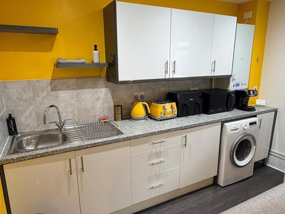Canterbury High St 1 Bedroom Apartment Sleeps 5 Apartment in Canterbury