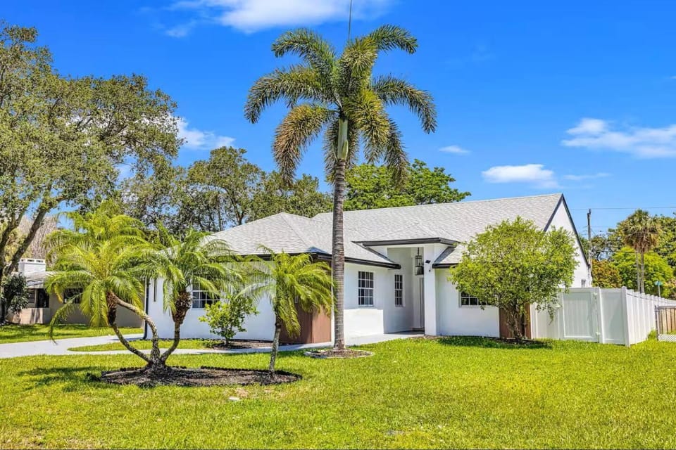 Property building, Day, Natural landscape, Garden view
