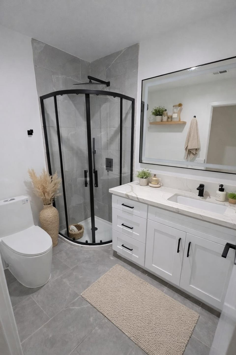 Luxury Queen Bed Suite With Private Bathroom K3-10 Standard Plus Apartment in Los Angeles