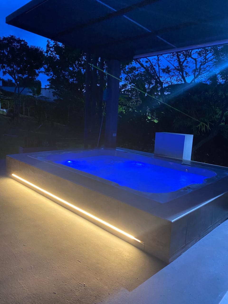 Refugio Botánico en Cerritos pereira Jacuzzi y naturaleza House in Risaralda