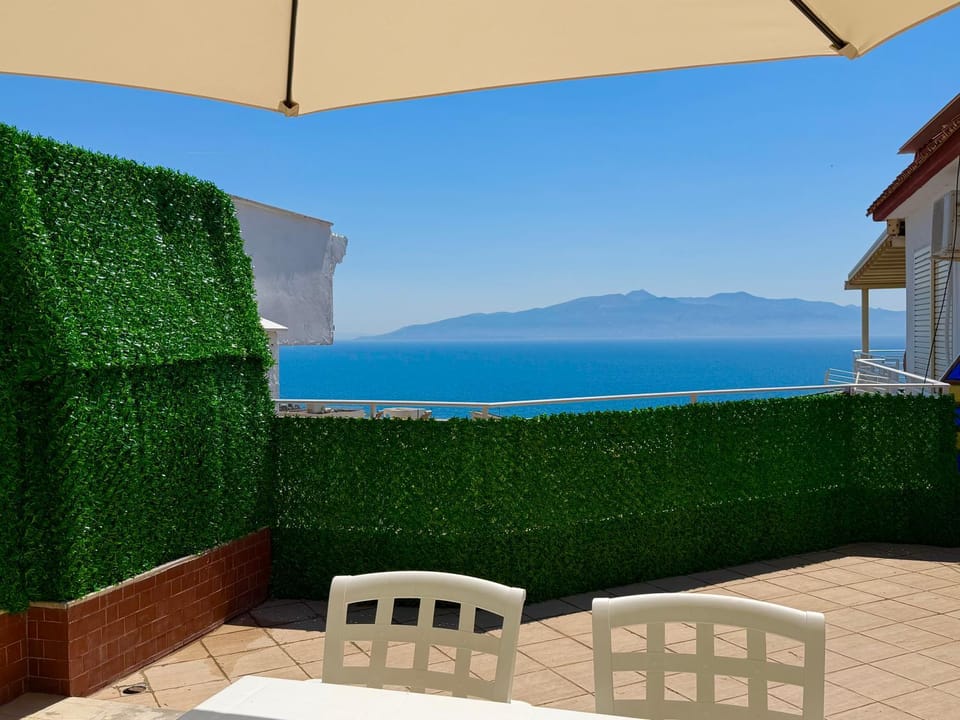 EV Sea View Penthouse Apartment in Sarandë