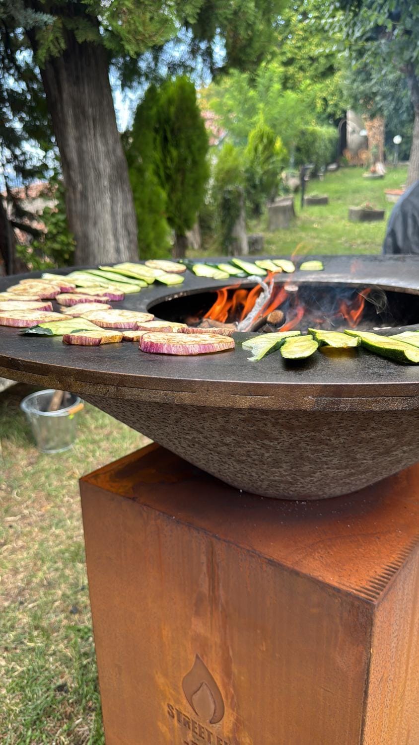 Food and drinks, Garden view