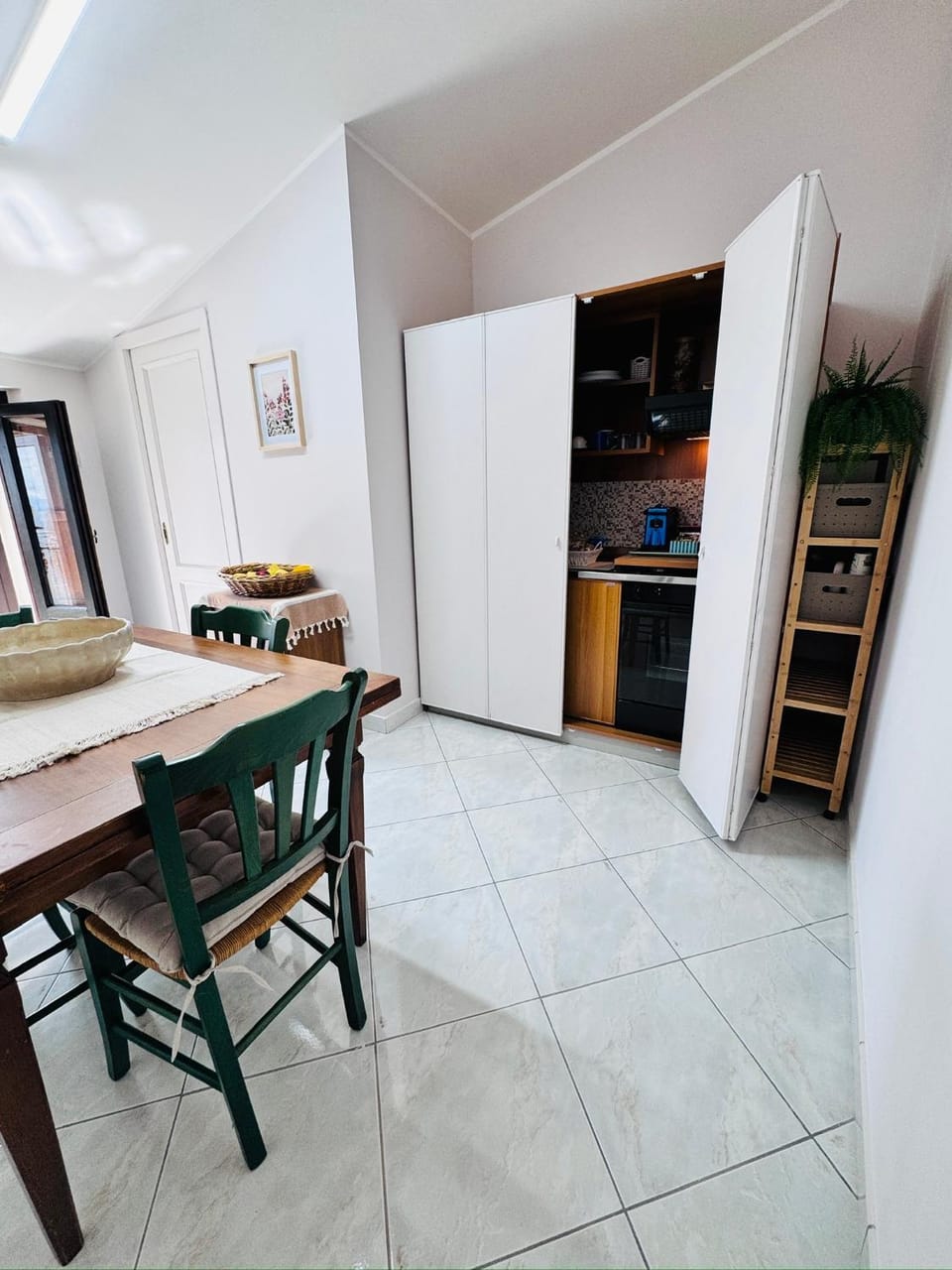 Dining area, Breakfast, minibar