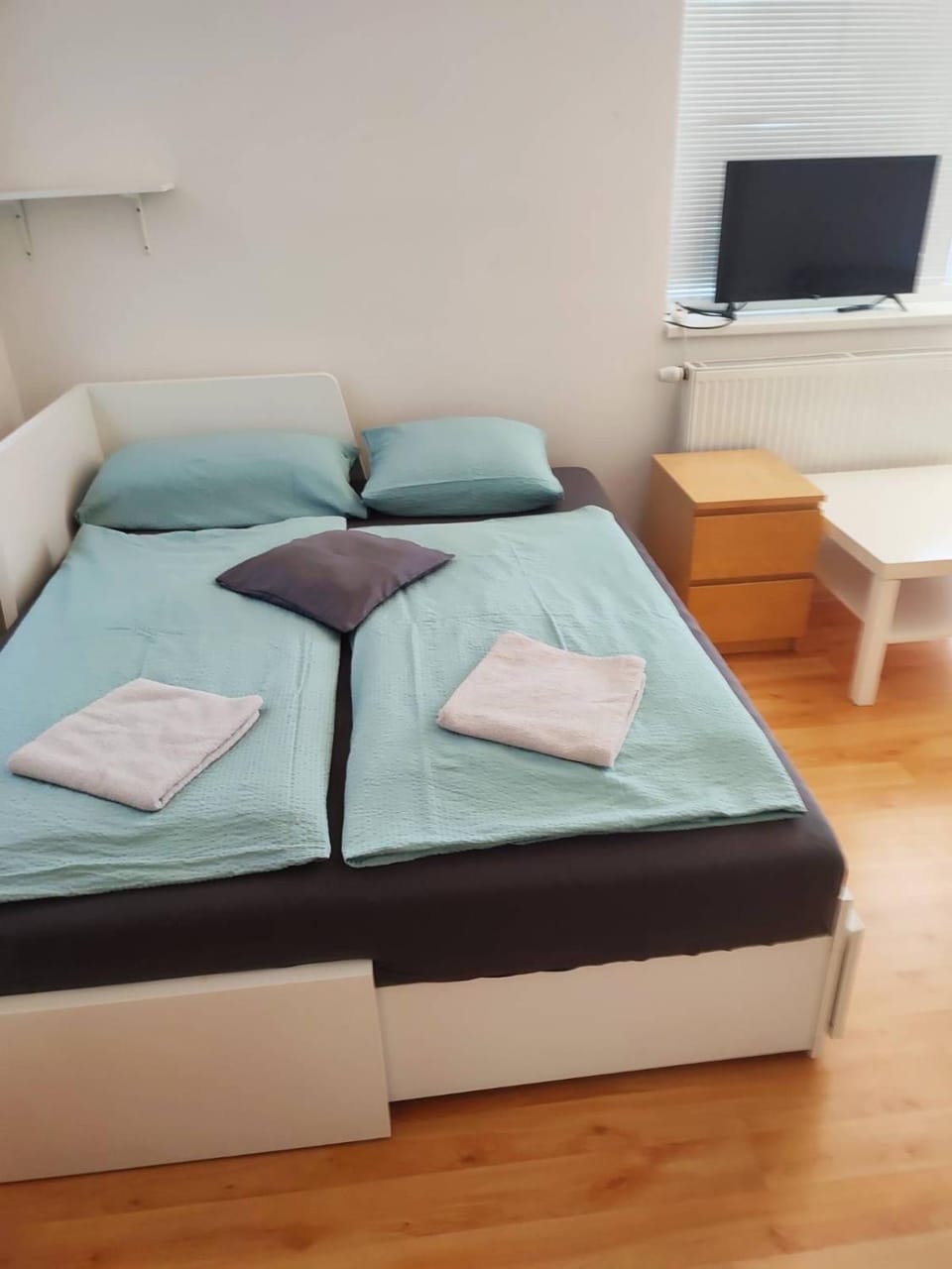 Royal Falcon Apartment Hradec I Apartment in Lower Silesian Voivodeship