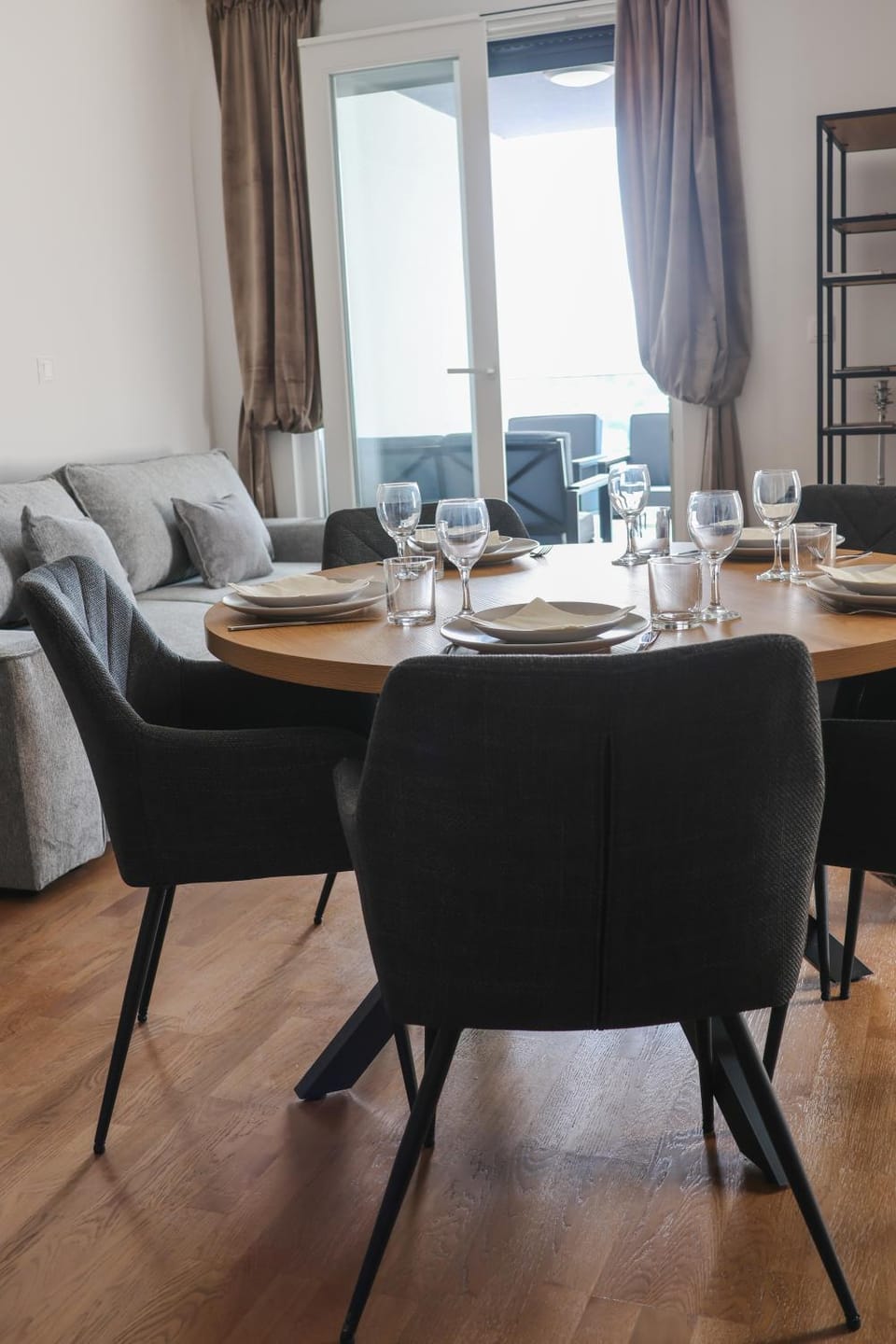 BRIGHT apartment Split with garage Apartment in Split