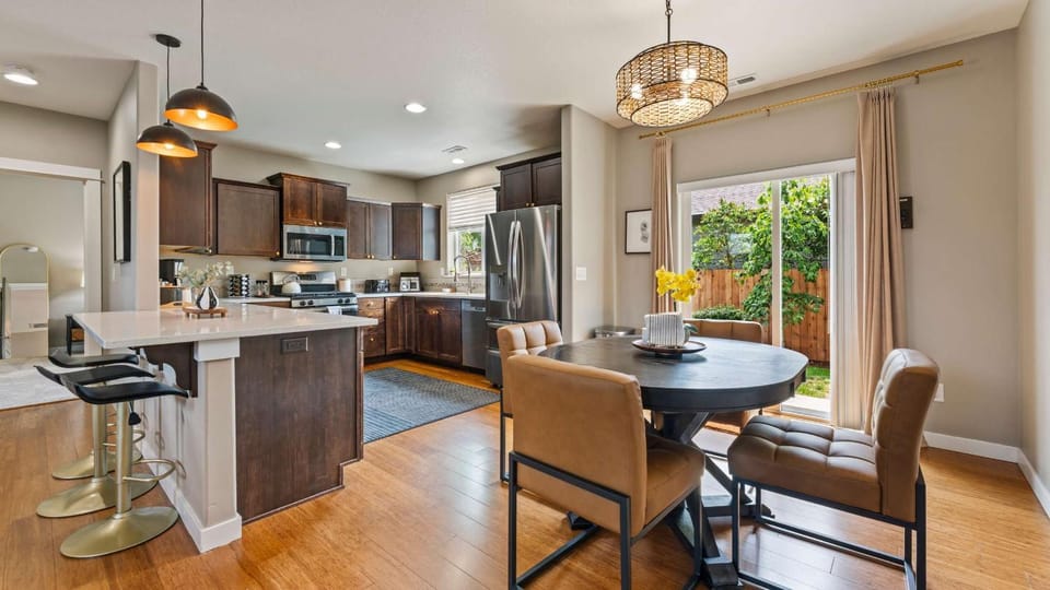 Spacious home centrally located by Science Center House in Eugene