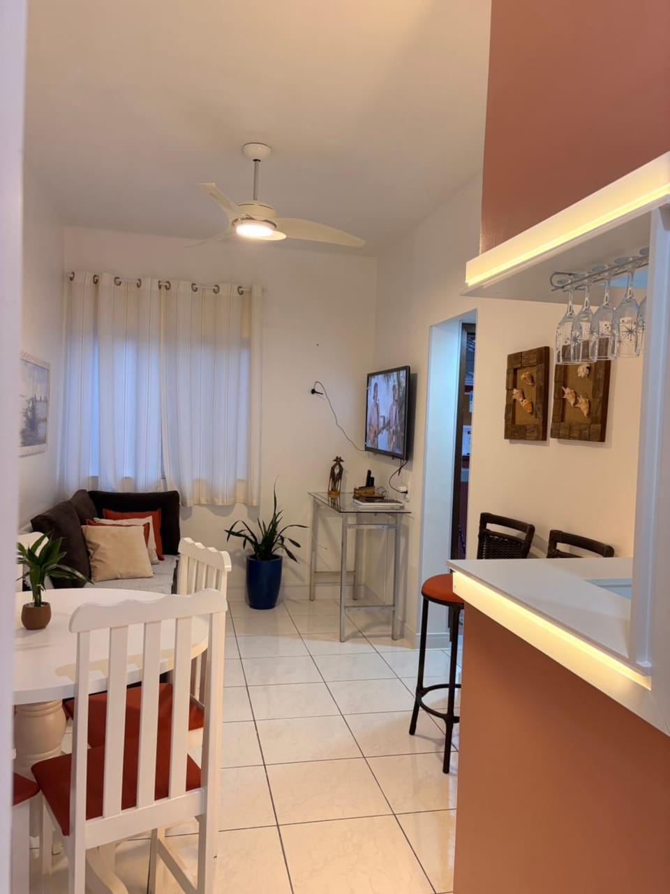 Ap 2 Quartos em Caiobá, garagem, Wi-Fi Apartment in State of Paraná