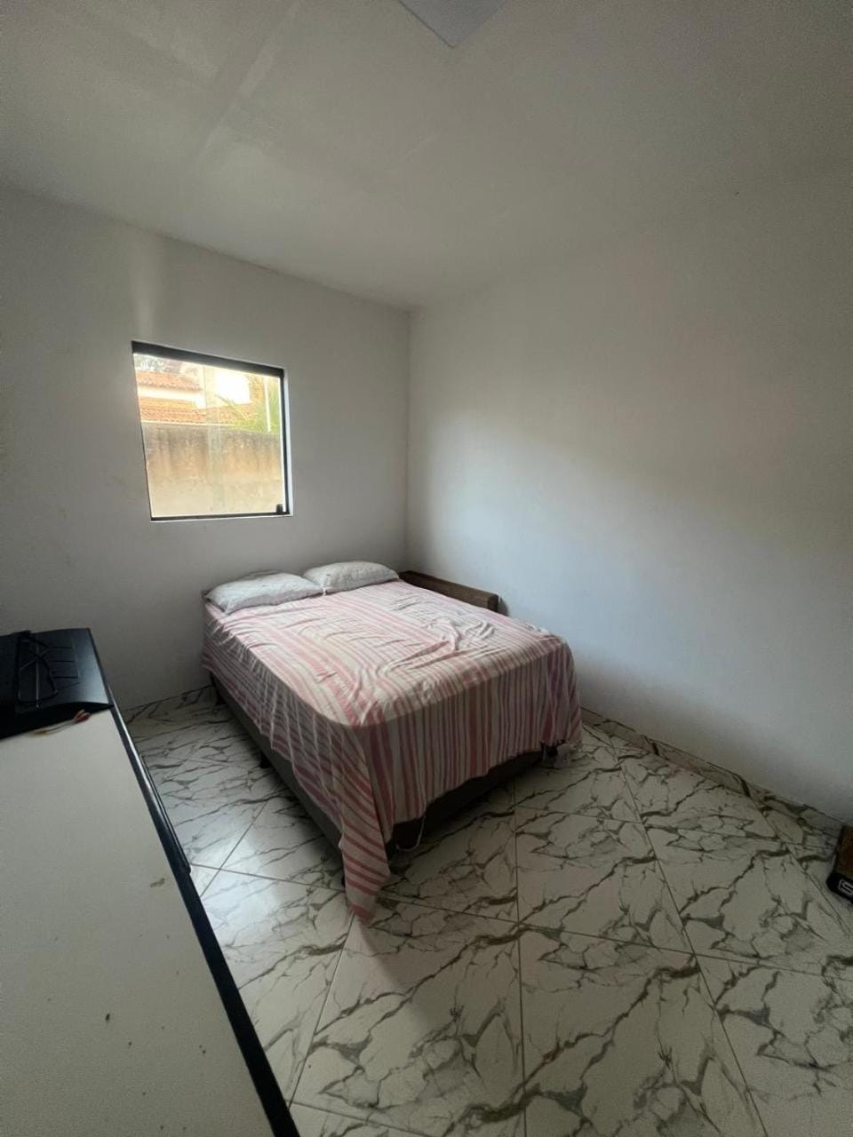 Casa com banheira e porcelanato em Campina Grande House in Campina Grande