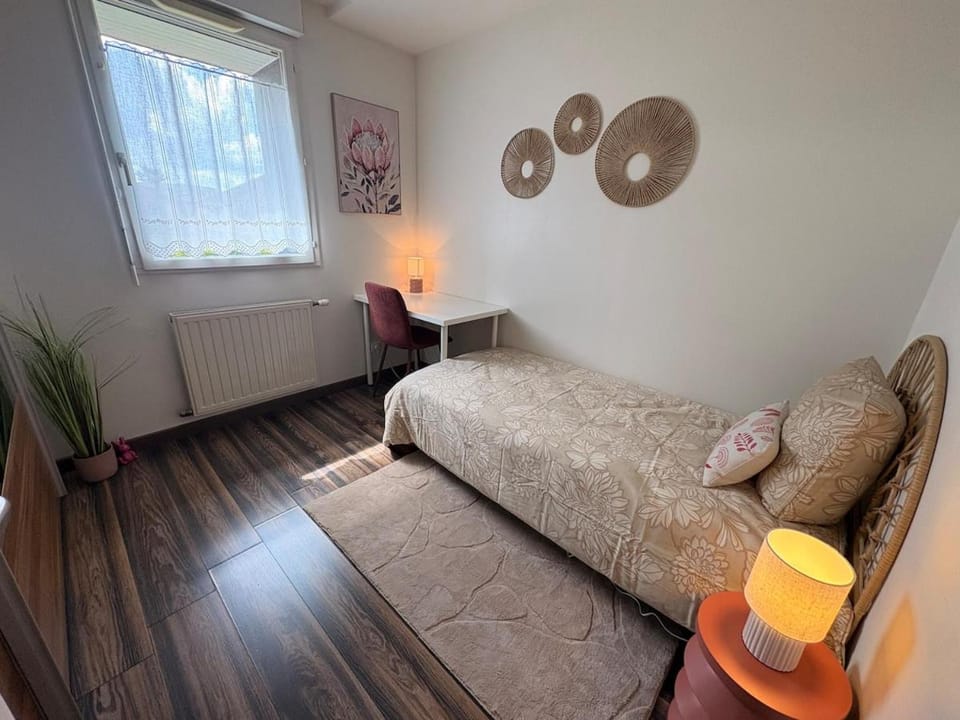 Loos, Garden Home, Appartment de standing, proche CHR Apartment in Lille