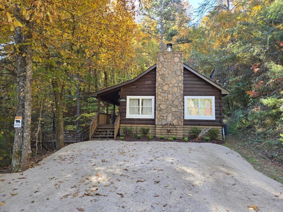 Cabin in the Woods Cabin in Pigeon Forge