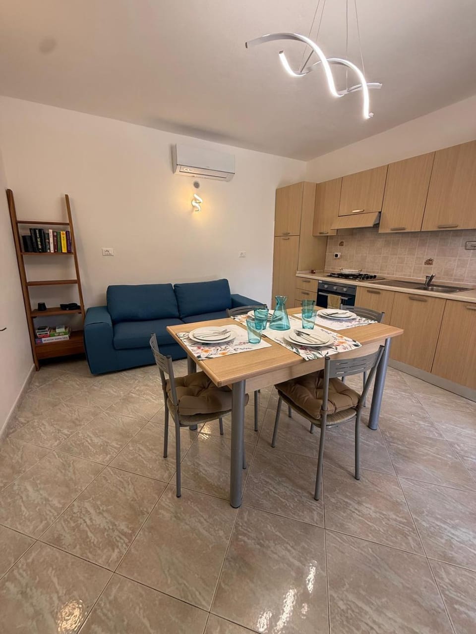 Kitchen or kitchenette, Living room, Seating area, Dining area, pet friendly, stove