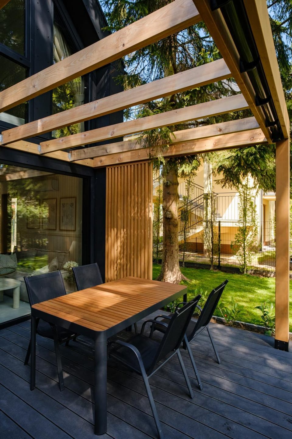 Property building, Patio, Day, Garden, Garden view