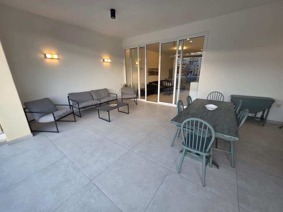 Luxury Waterfront 3BR Apartment with Large Terrace Apartment in Marsaskala