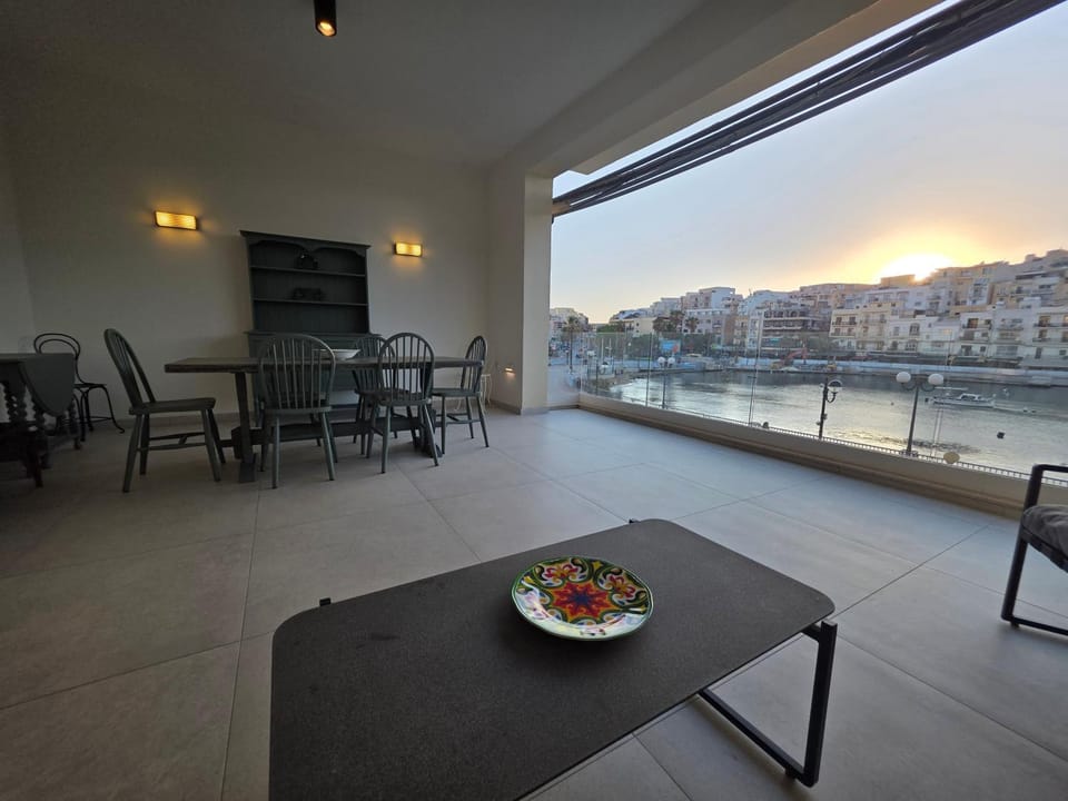 Luxury Waterfront 3BR Apartment with Large Terrace Apartment in Marsaskala