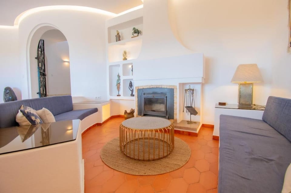 Spectacular 4 bed villa with pool near Carvoeiro Villa in Porches