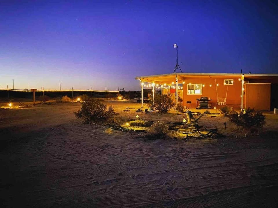 Bermuda House Moody Off Grid Desert Retreat House in Twentynine Palms