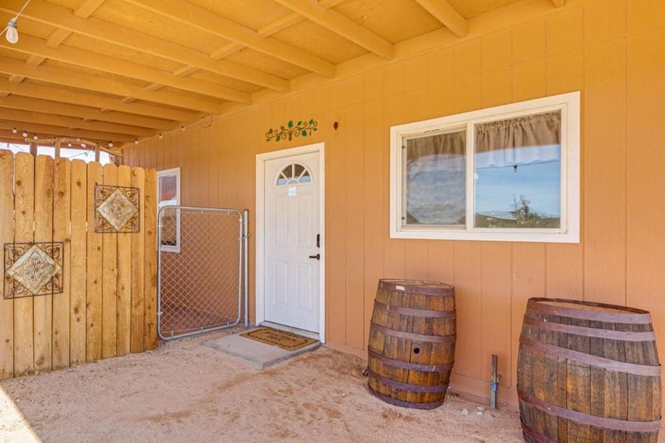 Bermuda House Moody Off Grid Desert Retreat House in Twentynine Palms