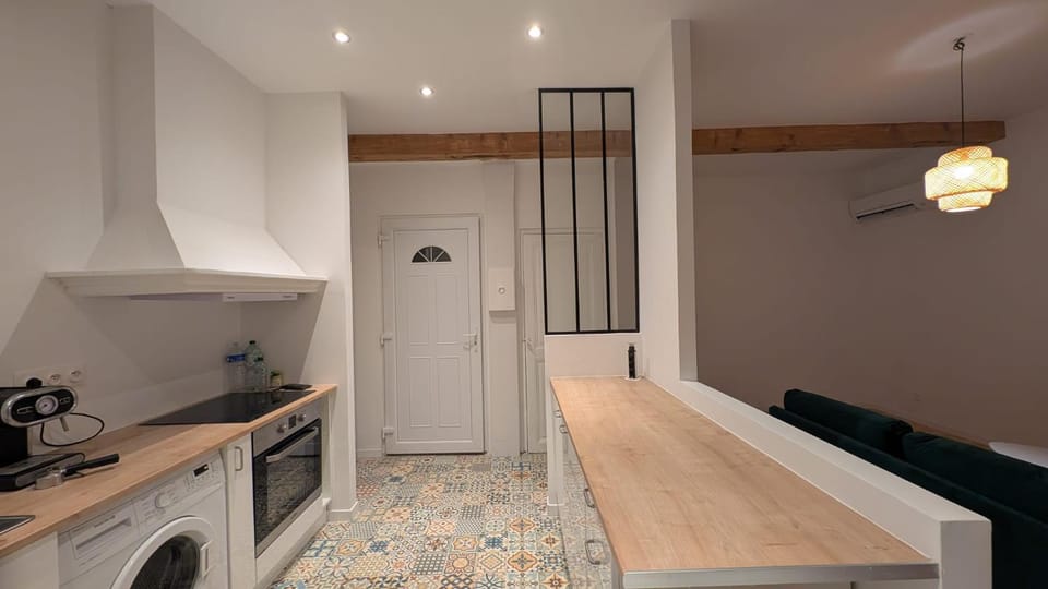 Joli appartement climatisé à 100m de la Gare Apartment in Perpignan