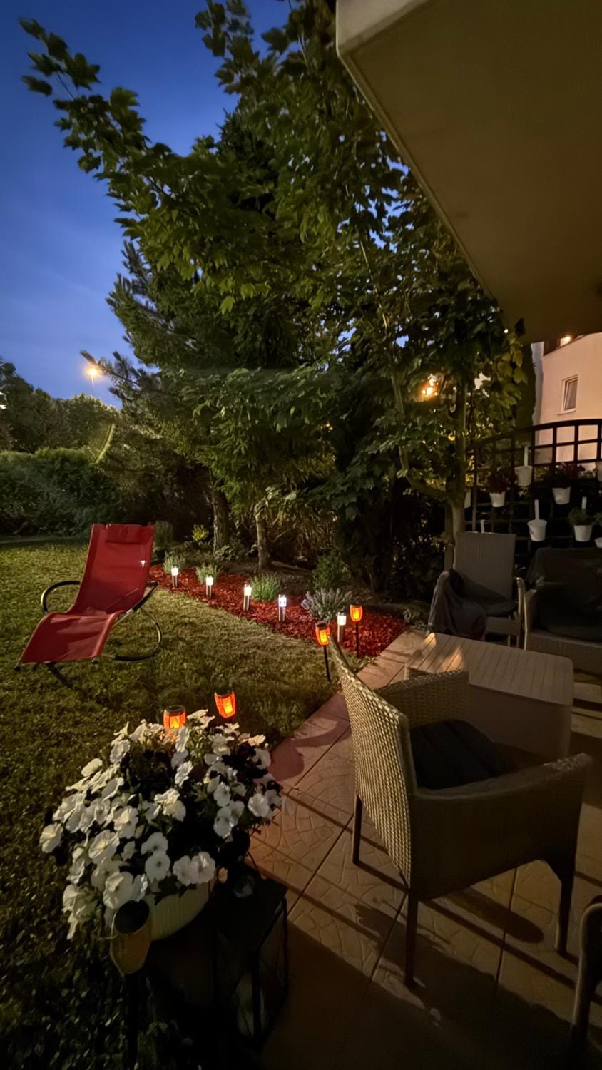 Garden, Seating area, Garden view