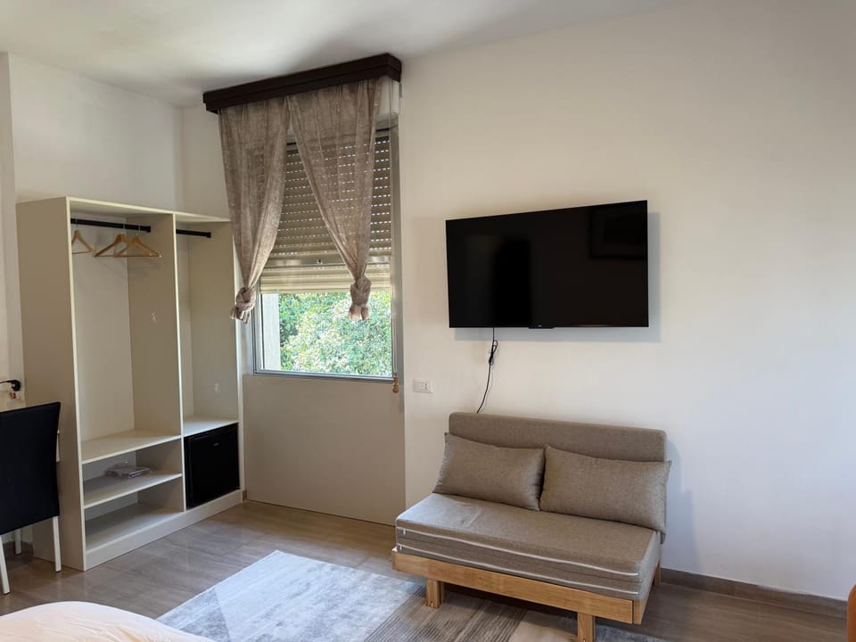 Happy Hue rooms Malpensa airport Vacation rental in Lombardy