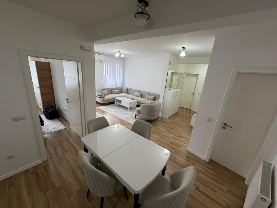 Living room, Photo of the whole room, Dining area