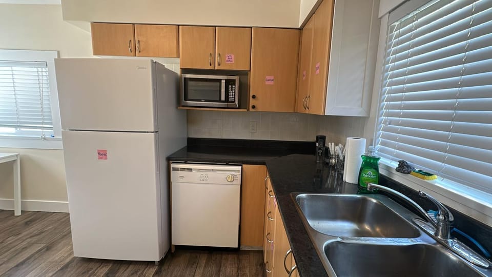 Central Surrey Cozy Stay - Walk to Transit with Free Parking Vacation rental in Surrey