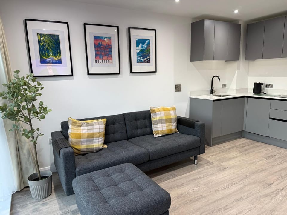 Kitchen or kitchenette, Living room, Seating area
