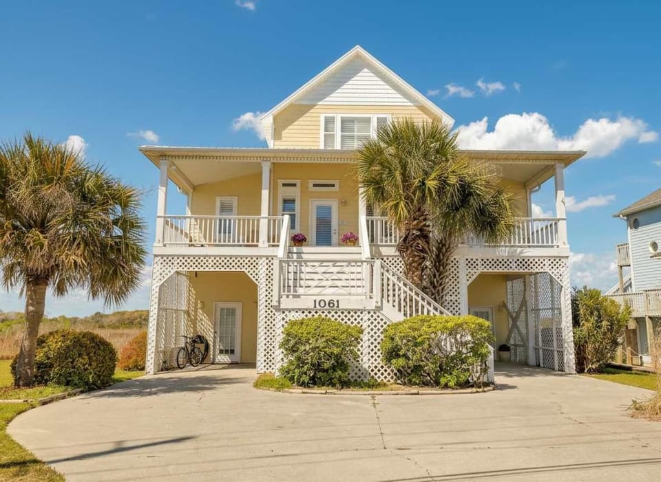 NEW 5BR Private Beach Fire Pit House in North Topsail Beach