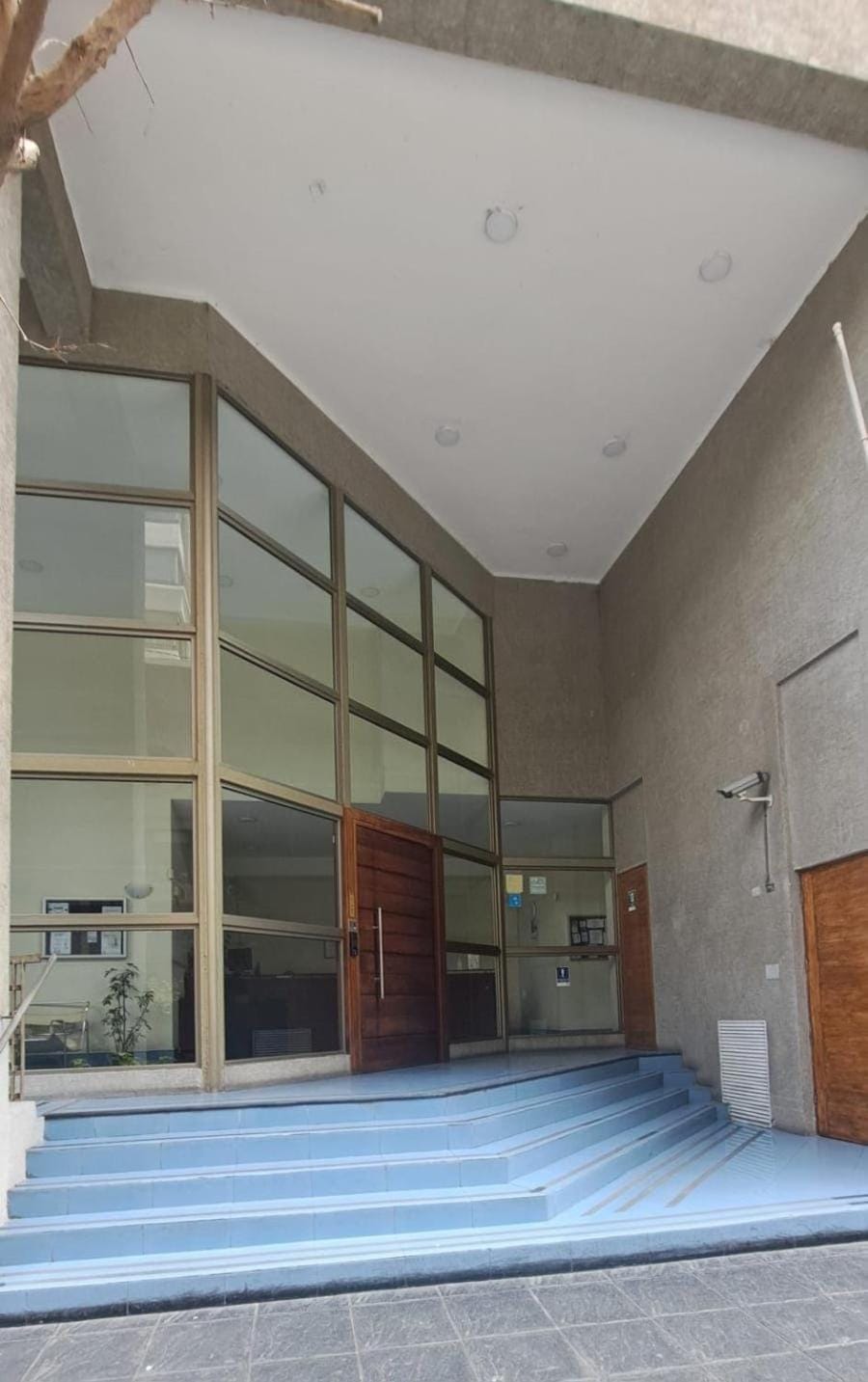 Facade/entrance