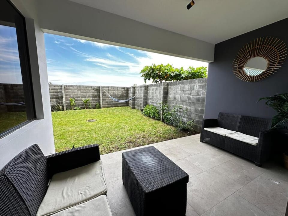 Close to the Beach and the City! 5 Rooms, 10 beds, Trampoline, Pool & Sports Area House in La Libertad Department, El Salvador
