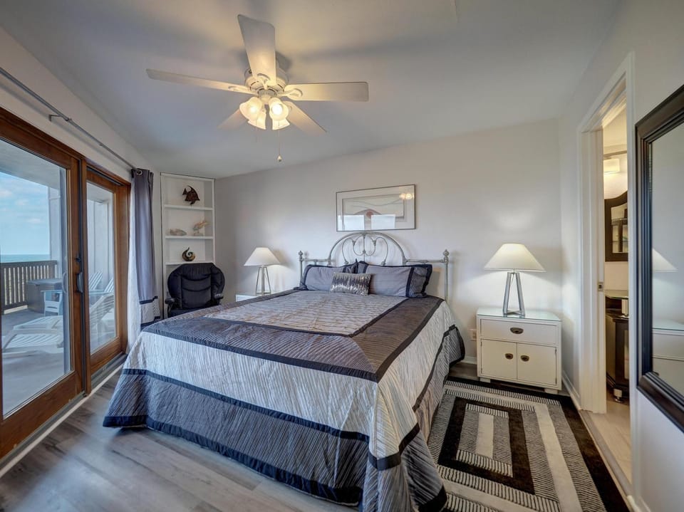 La Mirage 235 House in Port Aransas