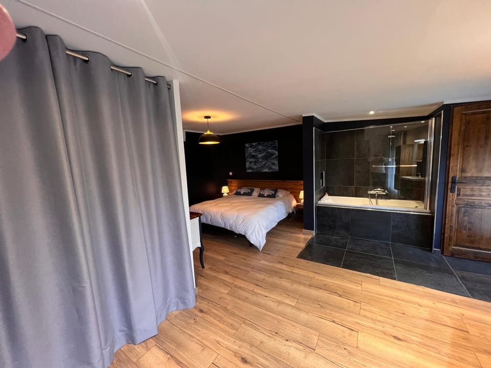 Suite parentale avec un petit salon Bed and Breakfast in Occitanie
