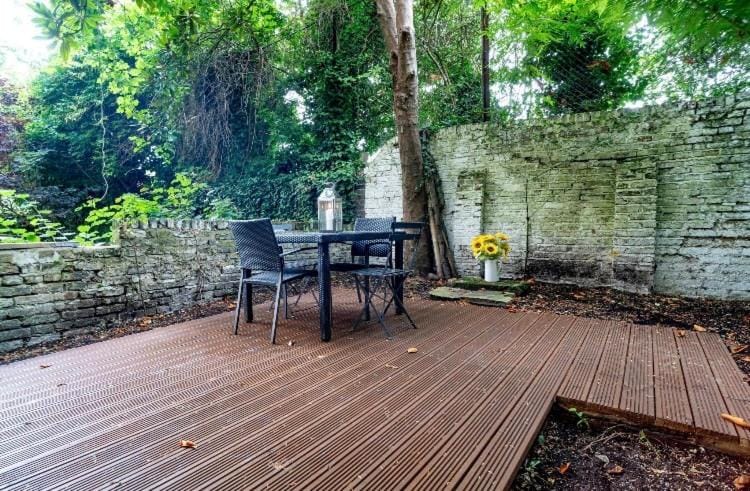 Central pad with Garden Oasis Apartment in City of Westminster