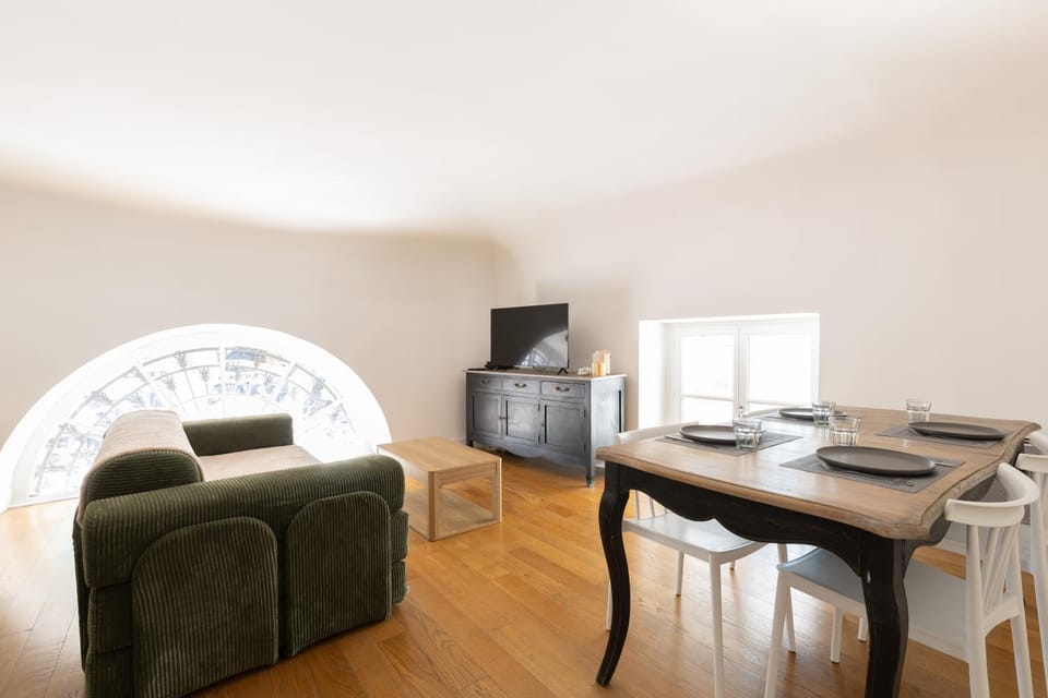 TV and multimedia, Living room, Dining area