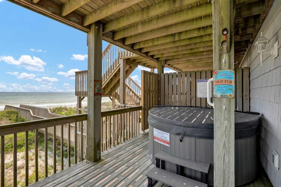 Pet Friendly Oceanfront 5BR with Views and Hot Tub House in North Topsail Beach