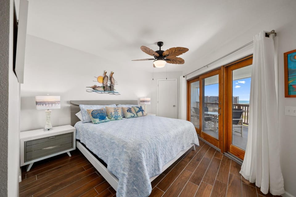La Mirage 320 House in Port Aransas