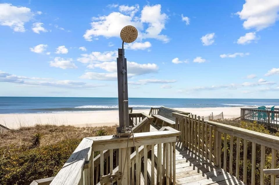 Oceanfront Retreat on Private Beach with Stunning View House in North Topsail Beach