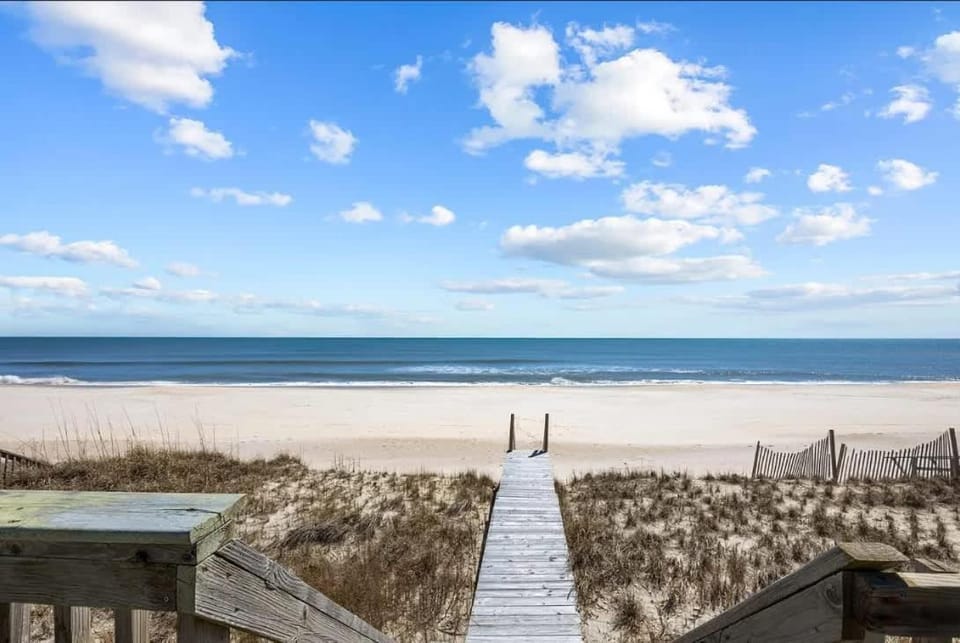 Oceanfront Retreat on Private Beach with Stunning View House in North Topsail Beach