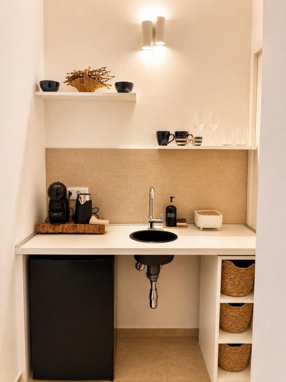 Coffee/tea facilities, minibar