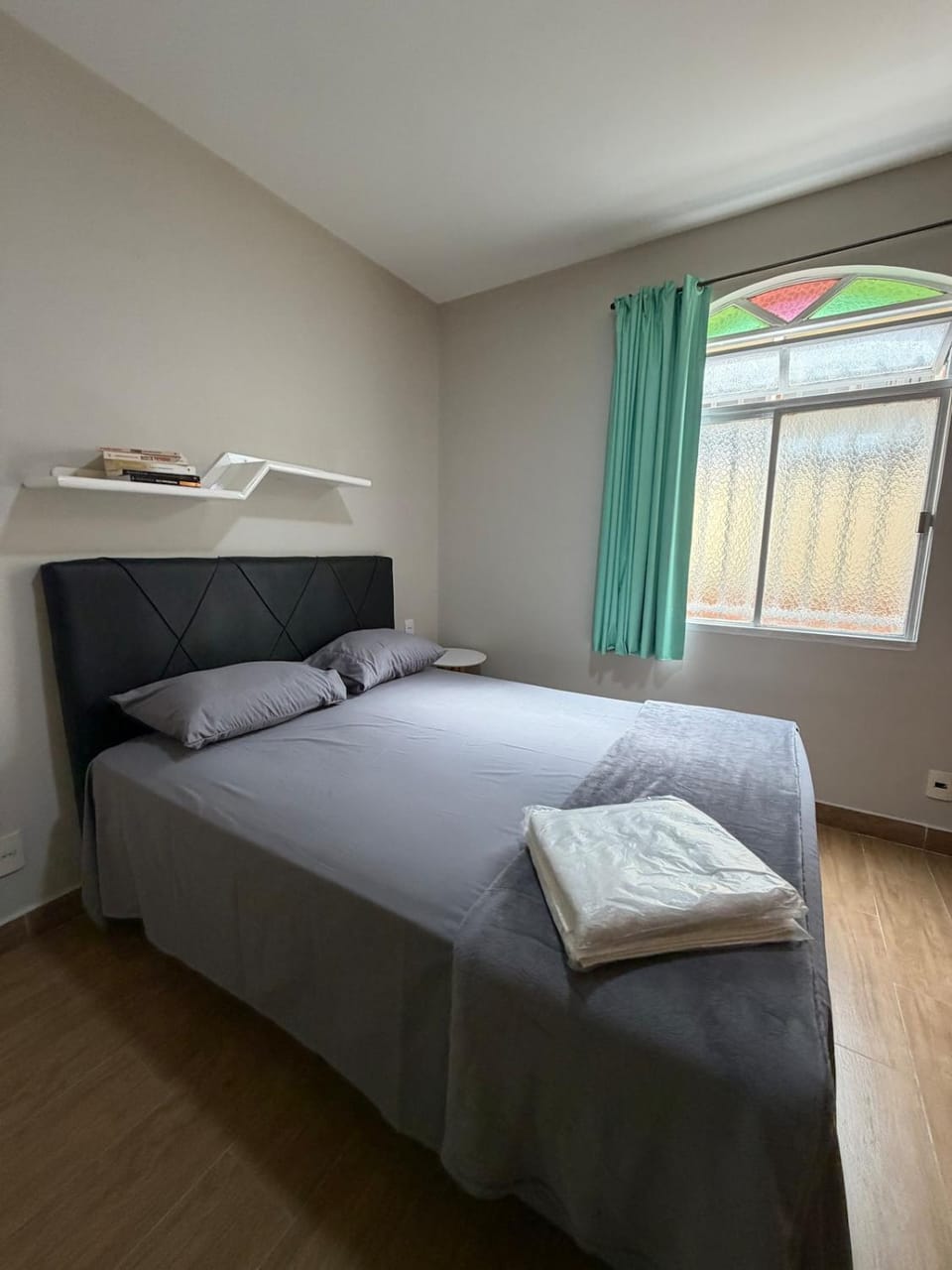 Apto com suite e 2 vagas de garagem pertinho do mineirao Apartment in Belo Horizonte