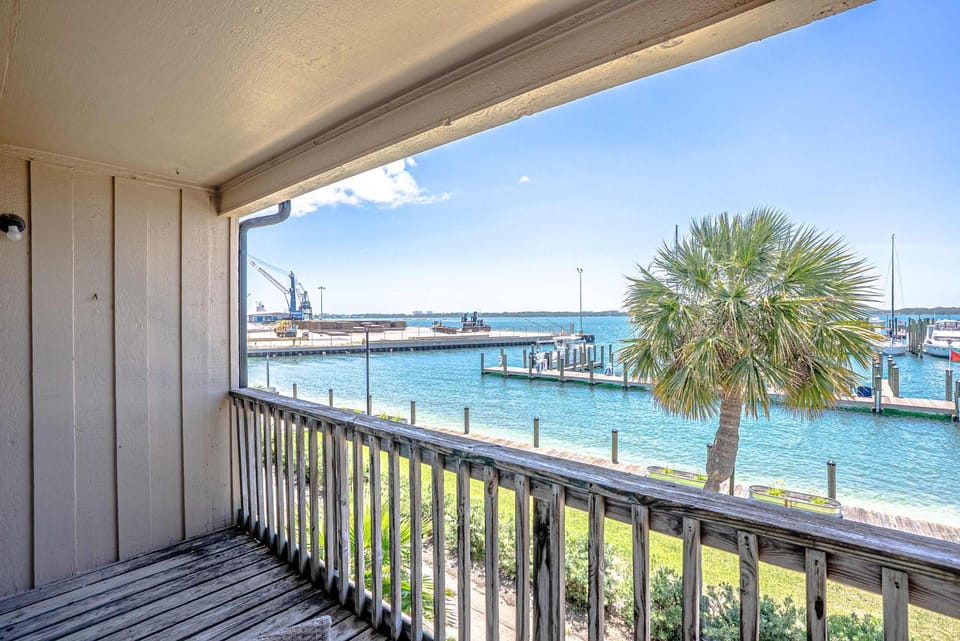 Waterfront 2-Bedroom Condo in Panama City House in Highway 30A Florida Beach