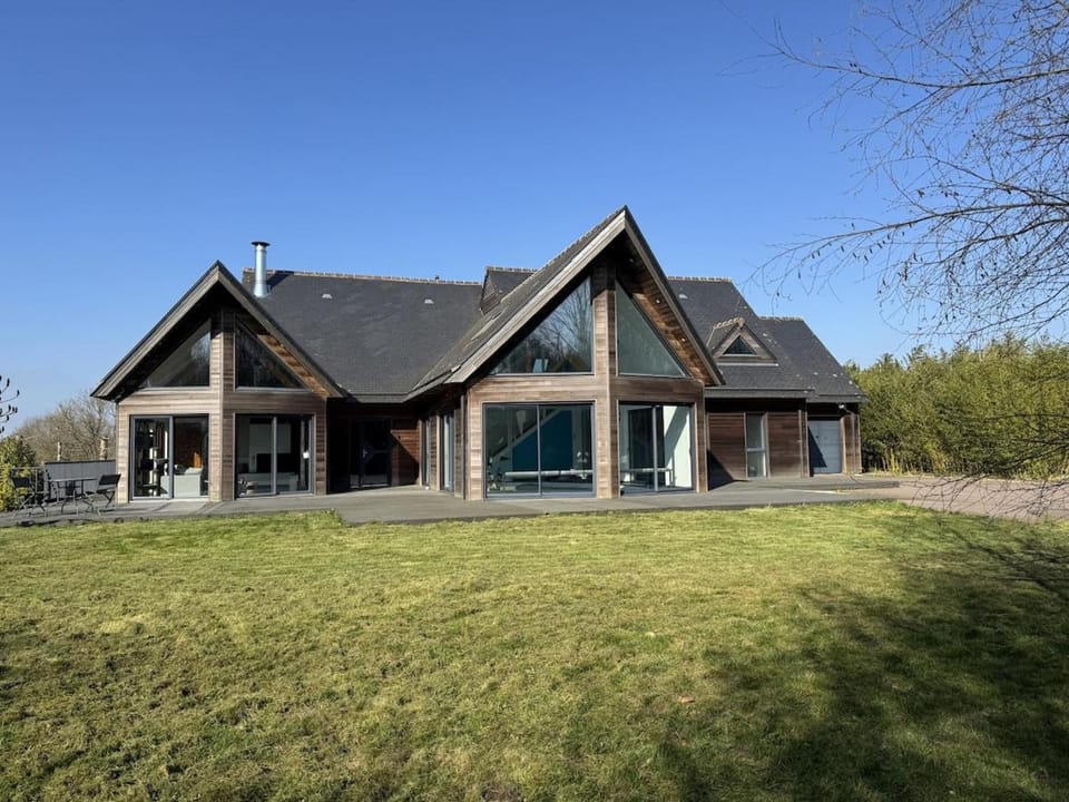 Property building, Natural landscape, Garden, Garden view