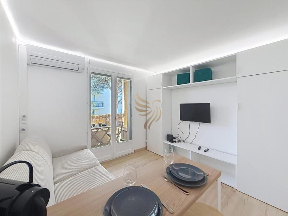 Reflet Azur - Studio Moderne avec Balcon aperçue Mer Apartment in Fréjus