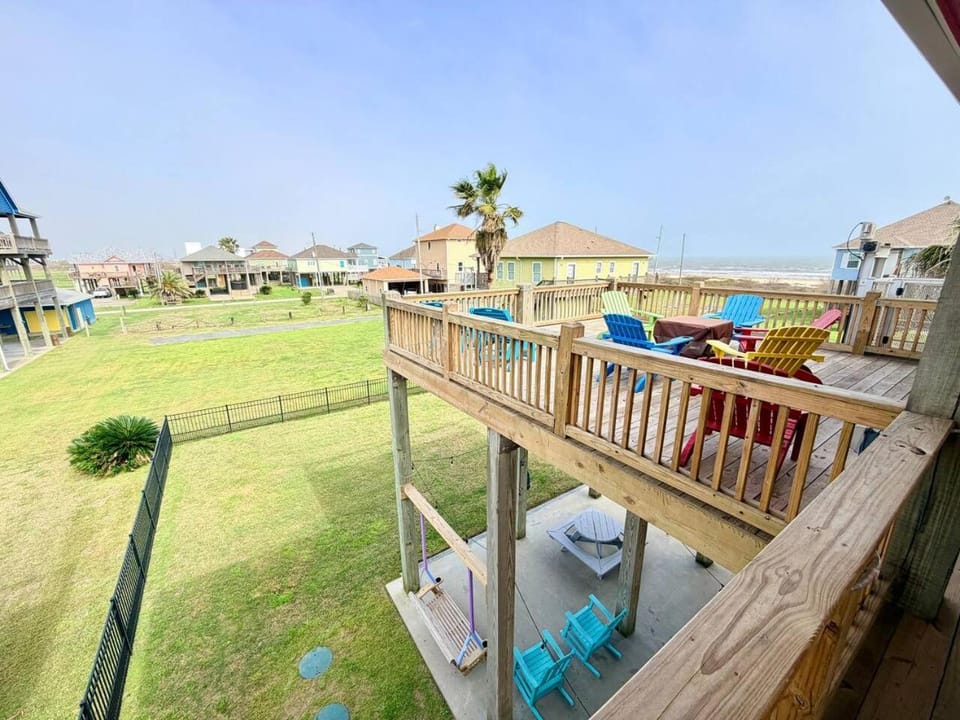 Boujee Beach House Steps To Beach Ocean View Pet Friendly Fenced House in Bolivar Peninsula