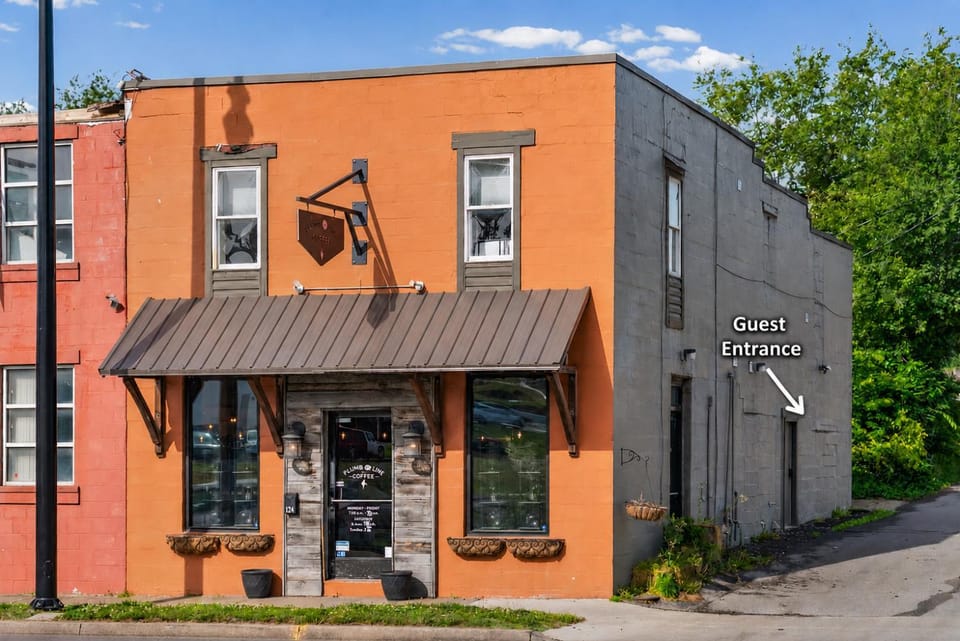 3BR Downtown Clarksville - Walk to APSU - Near Arena Apartment in Clarksville