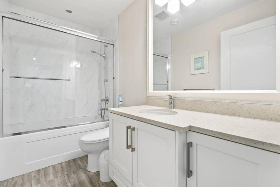 Private 2 bd 1 bath basment suit House in Vancouver
