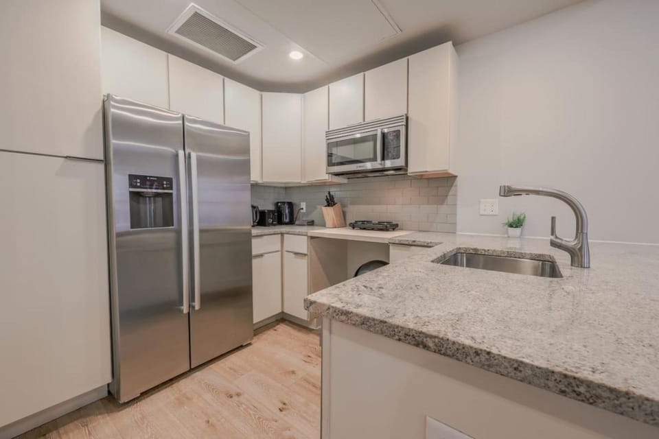 Modern 1bed 1bath in Back Bay Apartment in Back Bay