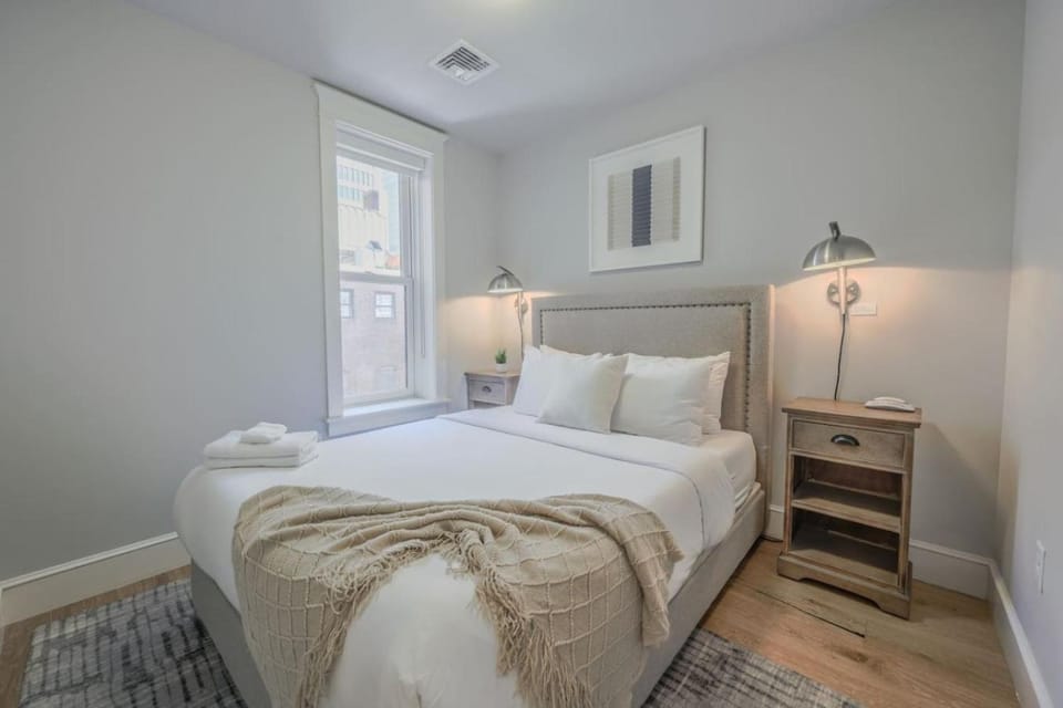 Modern 1bed 1bath in Back Bay Apartment in Back Bay