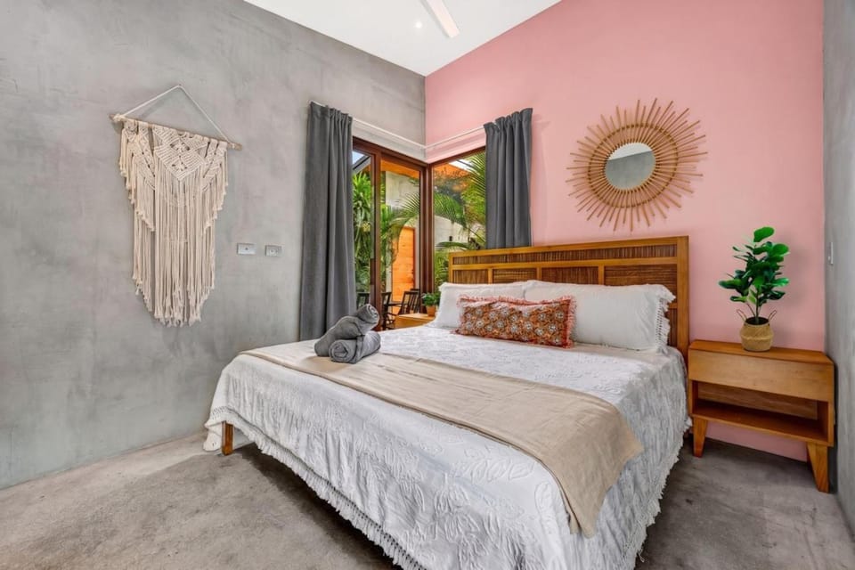 Modern Jungle Retreat w Detached Guest Home Near Beach - NUSCAA House in Tamarindo